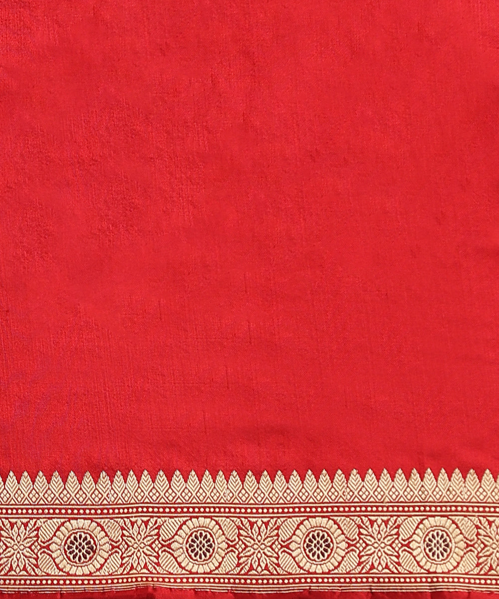 Handloom_Red_Pure_Cotton_Malda_Silk_Banarasi_Baluchari_Saree_With_Two_Lady_Motifs_On_Pallu_WeaverStory_05