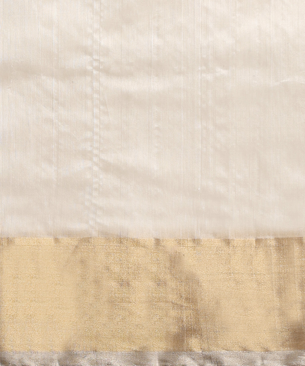 White_Handloom_Pure_Chanderi_Silk_Saree_With_Sona_Rupa_Zari_Chidiyaa_Booti_WeaverStory_05