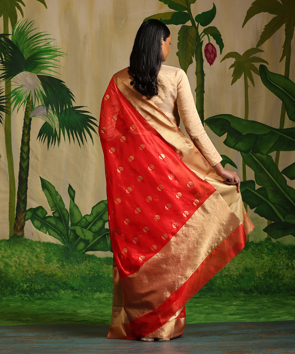 Handloom_Red_Pure_Chanderi_Silk_Saree_With_Gold_And_Silver_Meenakari_Booti_WeaverStory_03