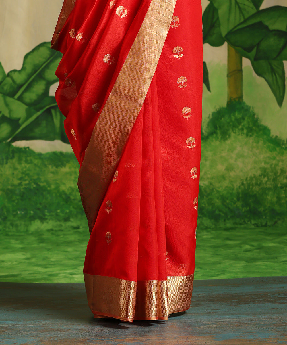 Handloom_Red_Pure_Chanderi_Silk_Saree_With_Gold_And_Silver_Meenakari_Booti_WeaverStory_04
