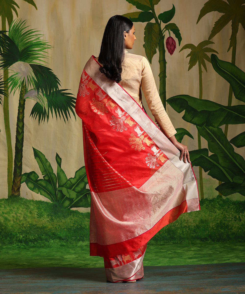 Handloom_Red_Pure_Chanderi_Silk_Saree_With_Shikargah_Border_WeaverStory_03