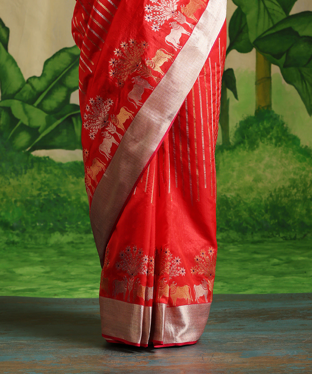 Handloom_Red_Pure_Chanderi_Silk_Saree_With_Shikargah_Border_WeaverStory_04