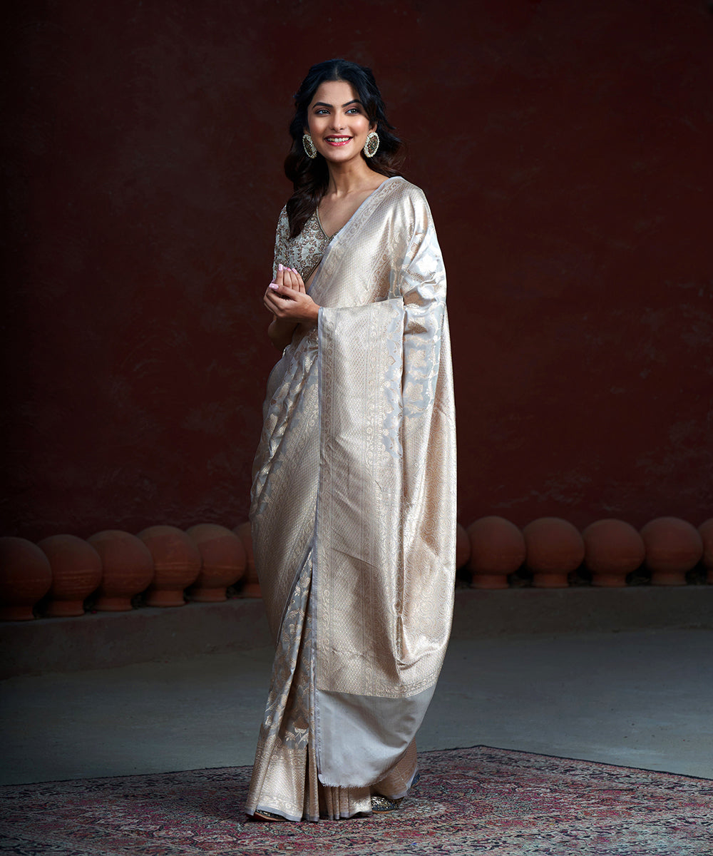Pastel_Grey_Handloom_Pure_Katan_Silk_Banasrasi_Saree_With_Kadhwa_Border_WeaverStory_02