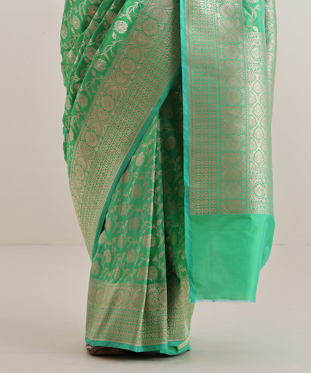 Handloom_Mint_Green_Pure_Katan_Silk_Banarasi_Saree_With_Cutwork_Jaal_WeaverStory_04