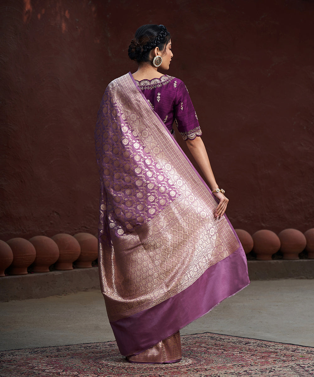 Mauve_Handloom_Pure_Katan_Silk_Banarasi_Saree_With_Kadhwa_Border_WeaverStory_03
