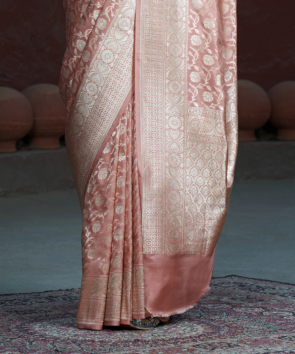 Handloom_Peach_Pure_Katan_Silk_Banarasi_Saree_With_Kadhwa_Border_WeaverStory_04