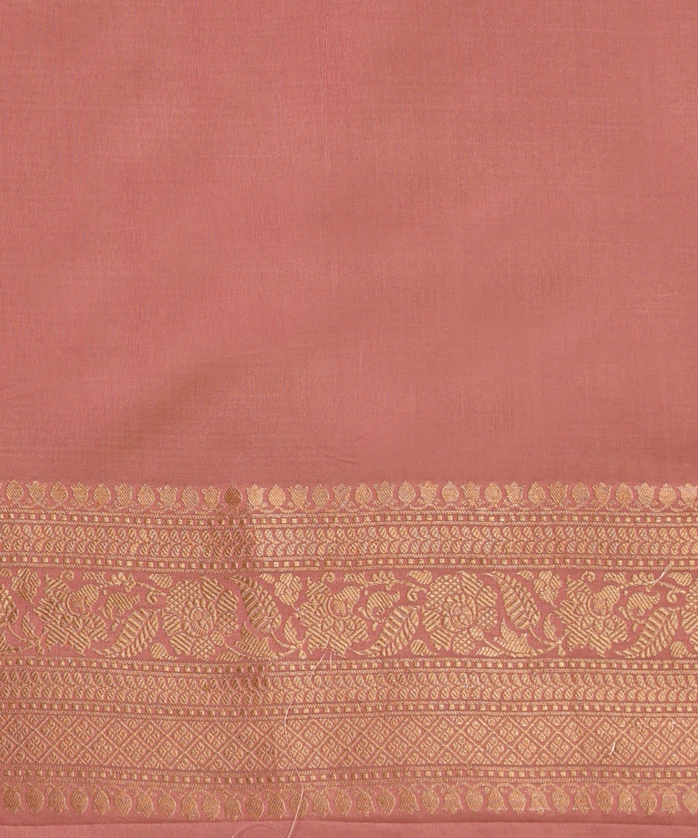 Handloom_Mauve_Pure_Katan_Silk_Banarasi_Saree_With_Kadhwa_Border_WeaverStory_05