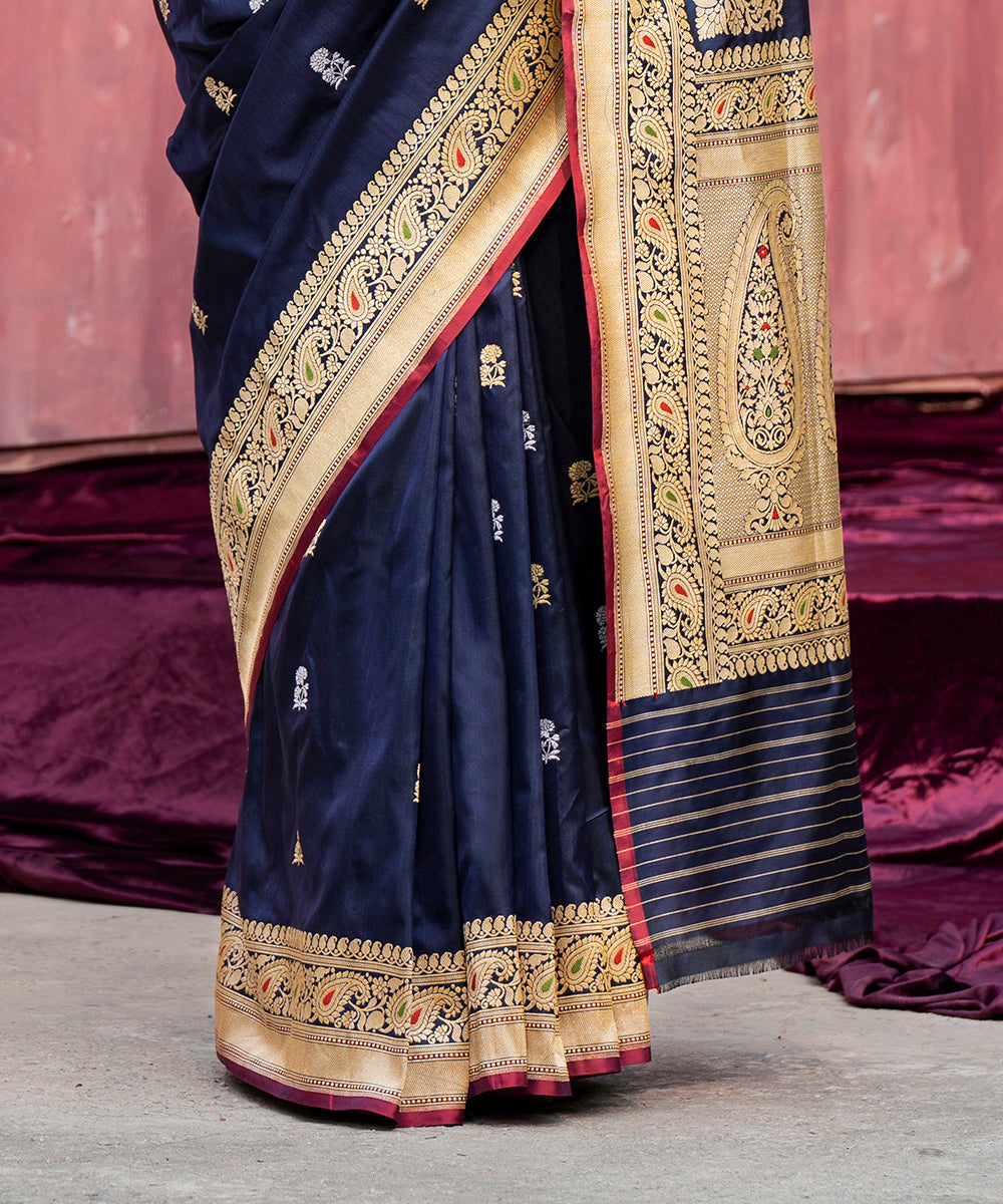 Handloom_Navy_Blue_Pure_Katan_Silk_Banarasi_Saree_Booti_With_Meenakari_Booti_WeaverStory_04