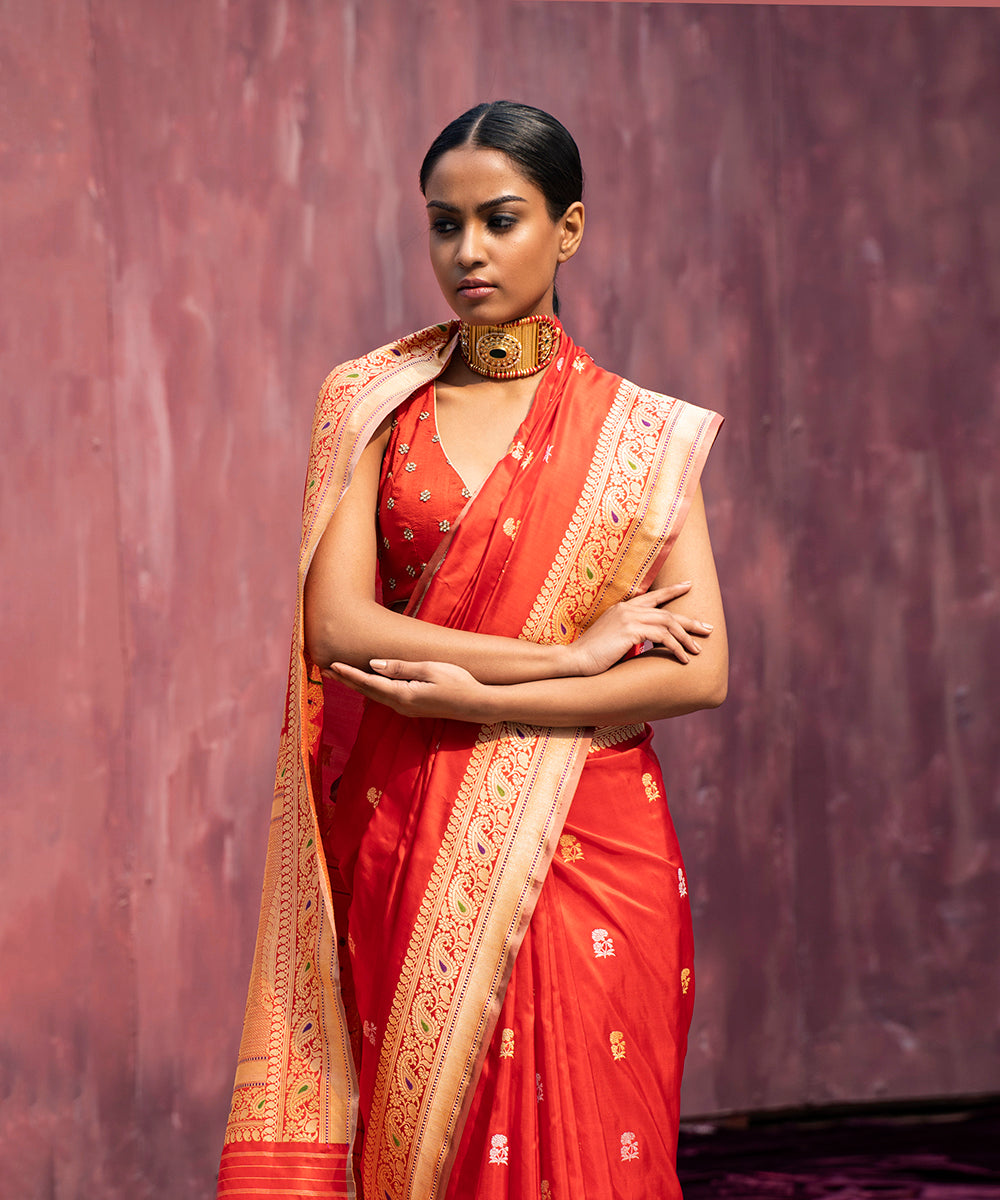 Red_Handloom_Pure_Katan_Silk_Banarasi_Saree_With_Kadhwa_Border_And_Meenakari_Booti_WeaverStory_01