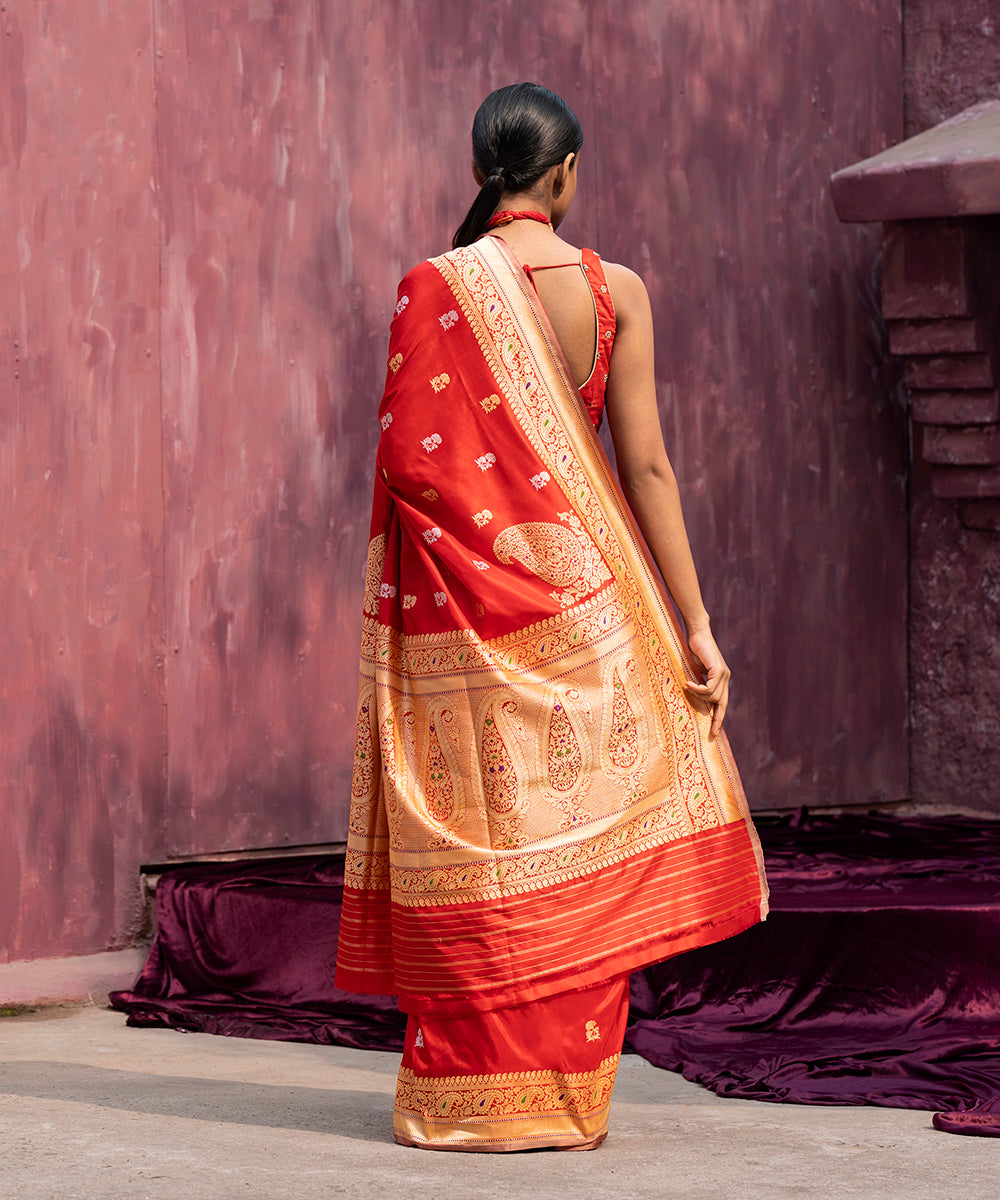 Red_Handloom_Pure_Katan_Silk_Banarasi_Saree_With_Kadhwa_Border_And_Meenakari_Booti_WeaverStory_03