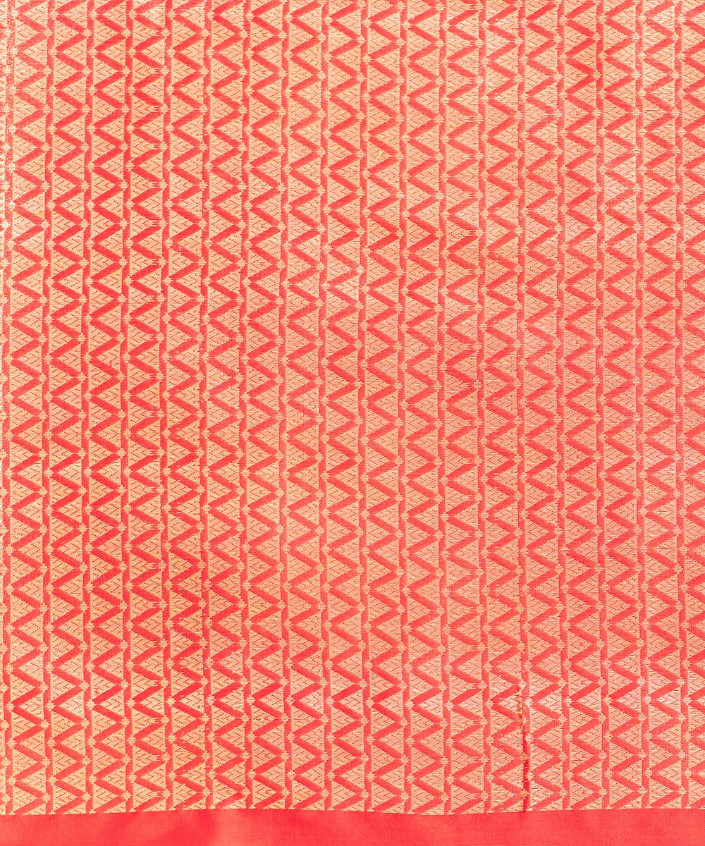 Red_Handloom_Pure_Katan_Silk_Banarasi_Saree_With_Kadhwa_Border_And_Meenakari_Booti_WeaverStory_05