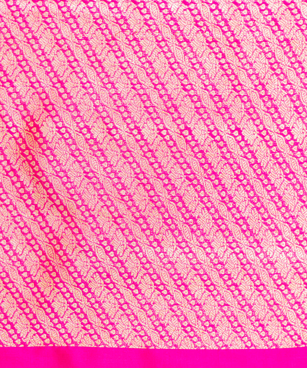Handloom_Rani_Pink_Pure_Katan_Silk_Banarasi_Saree_With_Kadhwa_Booti_WeaverStory_05