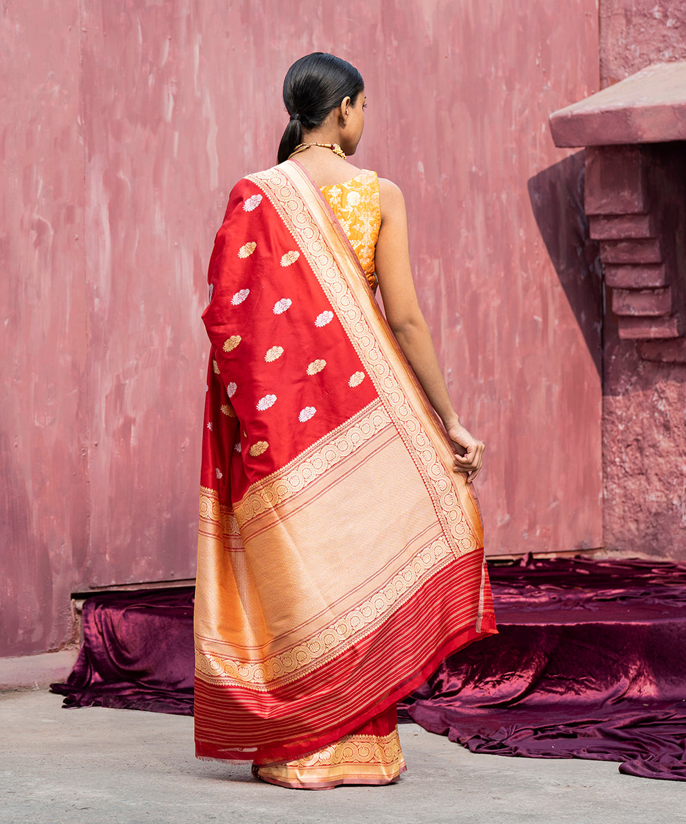 Red_Handloom_Pure_Katan_Silk_Banarasi_Saree_Saree_With_Zari_Booti_WeaverStory_03