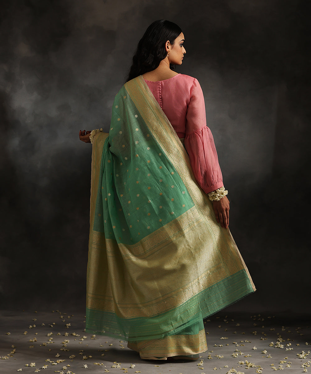 Handloom_Pastel_Green_Pure_Cotton_Banarasi_Saree_With_Sona_Rupa_Booti_And_Kadhwa_Border_WeaverStory_03