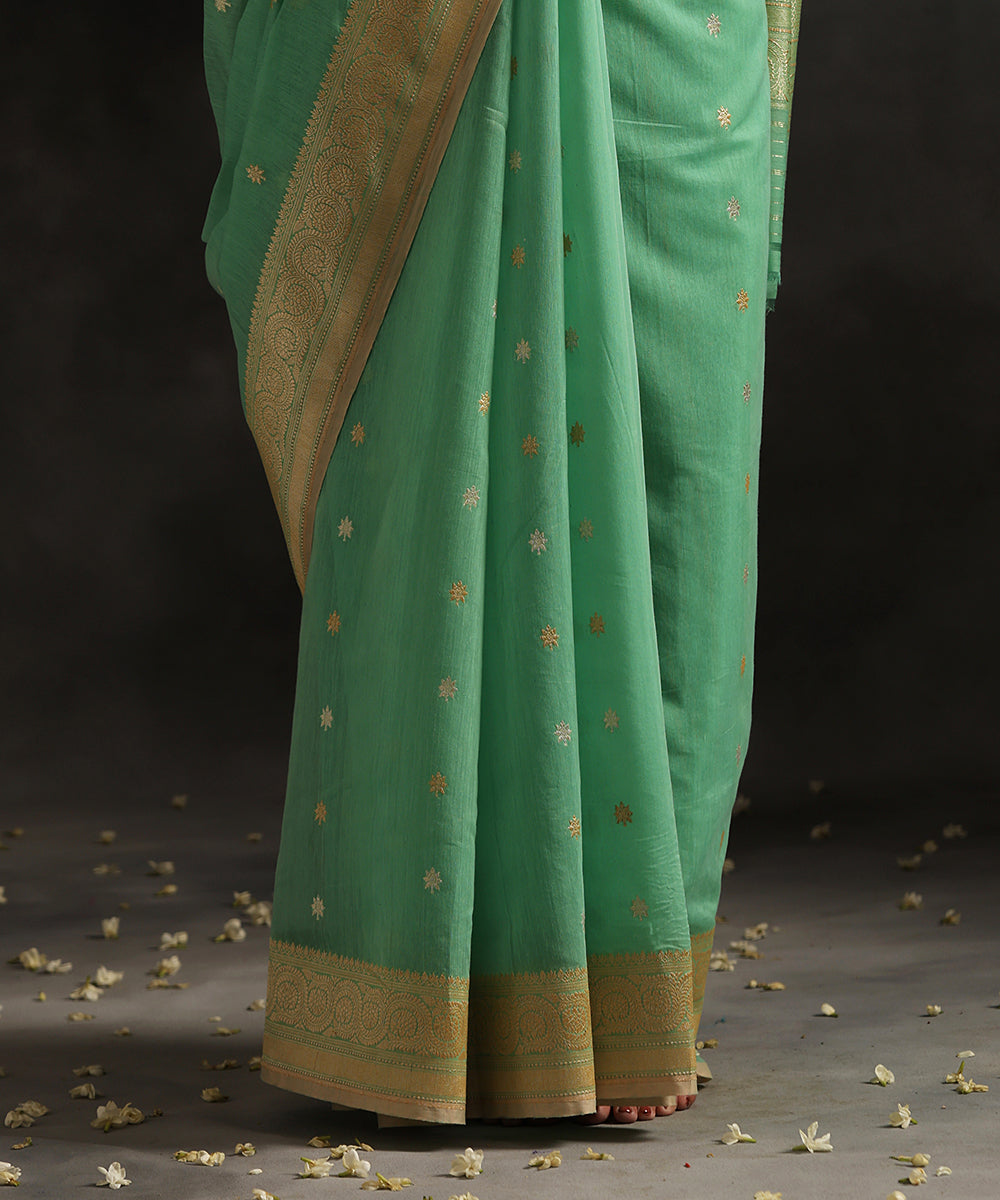 Handloom_Pastel_Green_Pure_Cotton_Banarasi_Saree_With_Sona_Rupa_Booti_And_Kadhwa_Border_WeaverStory_04
