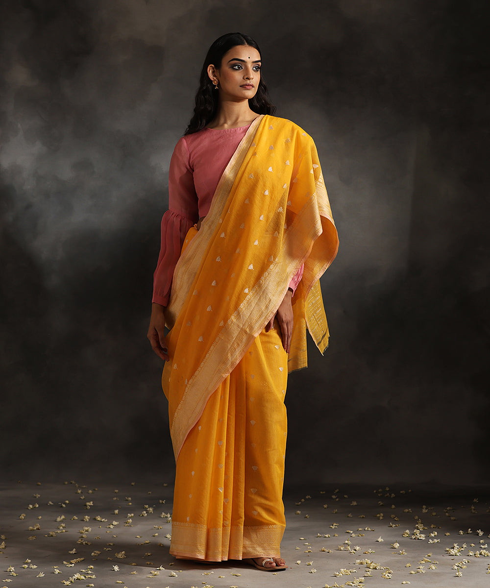 Handloom_Yellow_Pure_Cotton_Banarasi_Saree_With_Sona_Rupa_Booti_And_Kadhwa_Border_WeaverStory_02