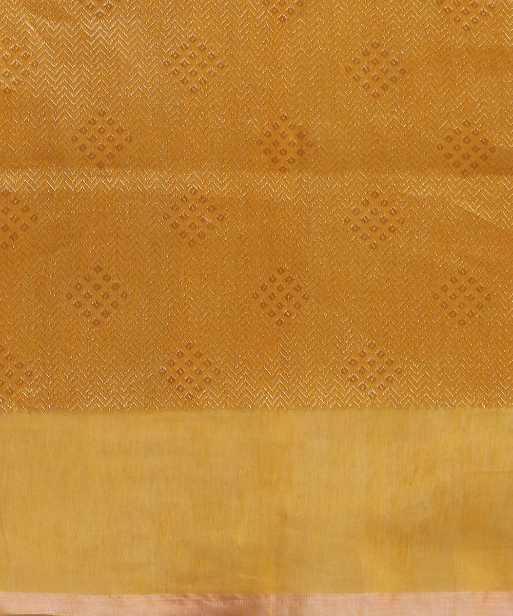 Handloom_Yellow_Pure_Cotton_Banarasi_Saree_With_Sona_Rupa_Booti_And_Kadhwa_Border_WeaverStory_05