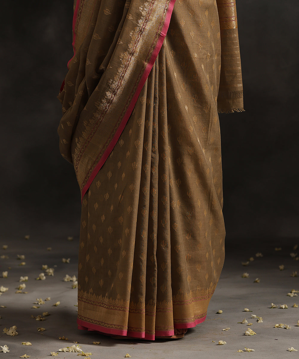 Handloom_Pastel_Khaki_Pure_Cotton_Jamdani_Banarasi_Saree_With_Sona_Rupa_Cutwork_Booti_WeaverStory_04