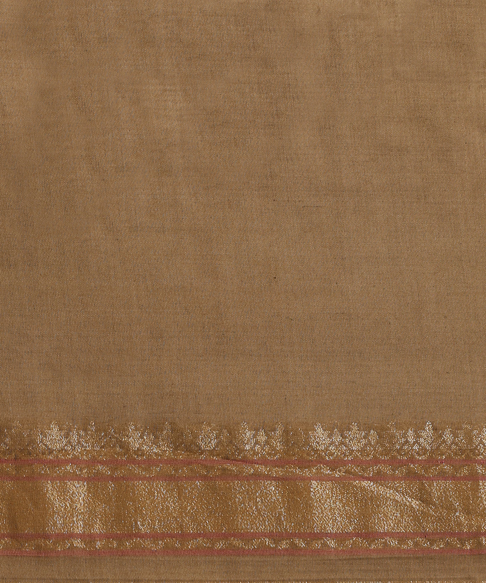 Handloom_Pastel_Khaki_Pure_Cotton_Jamdani_Banarasi_Saree_With_Sona_Rupa_Cutwork_Booti_WeaverStory_05