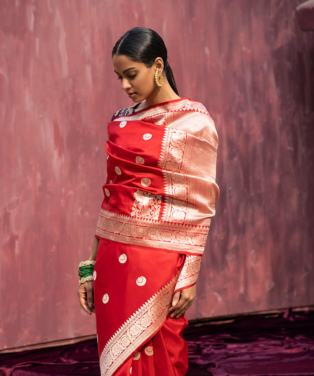 Red_Handloom_Pure_Katan_Silk_Banarasi_Saree_With_Chand_Boota_WeaverStory_01