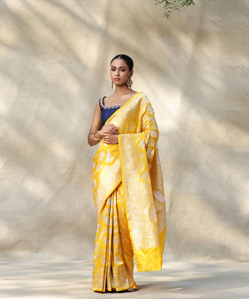 Handloom_Yellow_Pure_Katan_Silk_Banarasi_Saree_With_Cutwork_Sona_Rupa_Jaal_WeaverStory_02