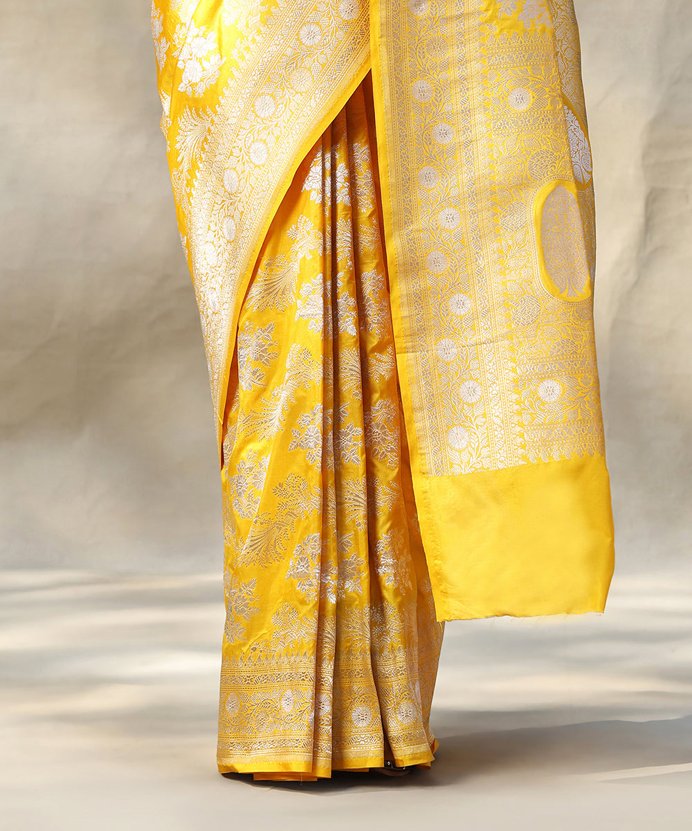 Handloom_Yellow_Pure_Katan_Silk_Banarasi_Saree_With_Cutwork_Sona_Rupa_Jaal_WeaverStory_04