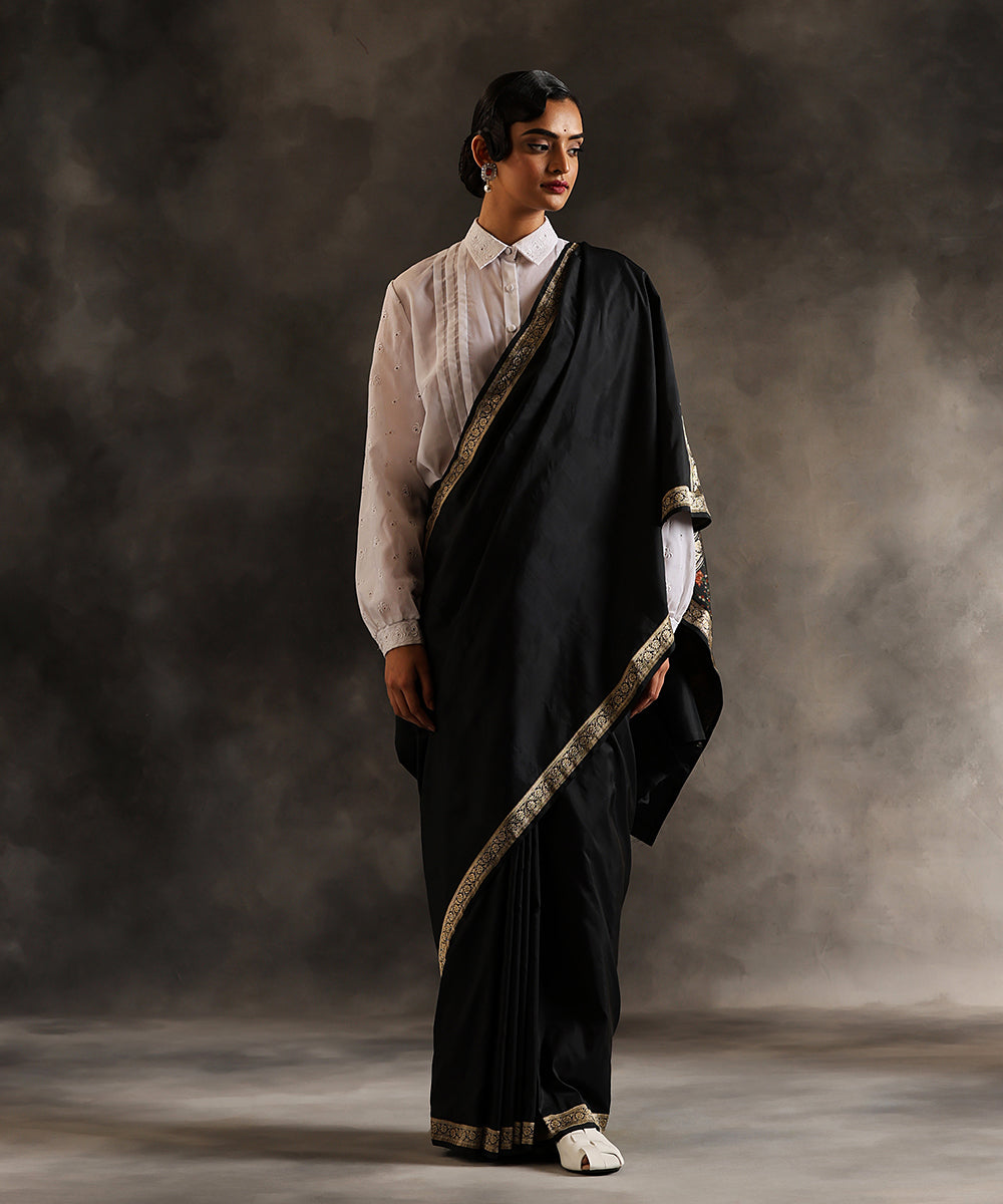 Handloom_Black_Plain_Pure_Katan_Silk_Banarasi_Saree_With_Tanchoi_Pallu_WeaverStory_02