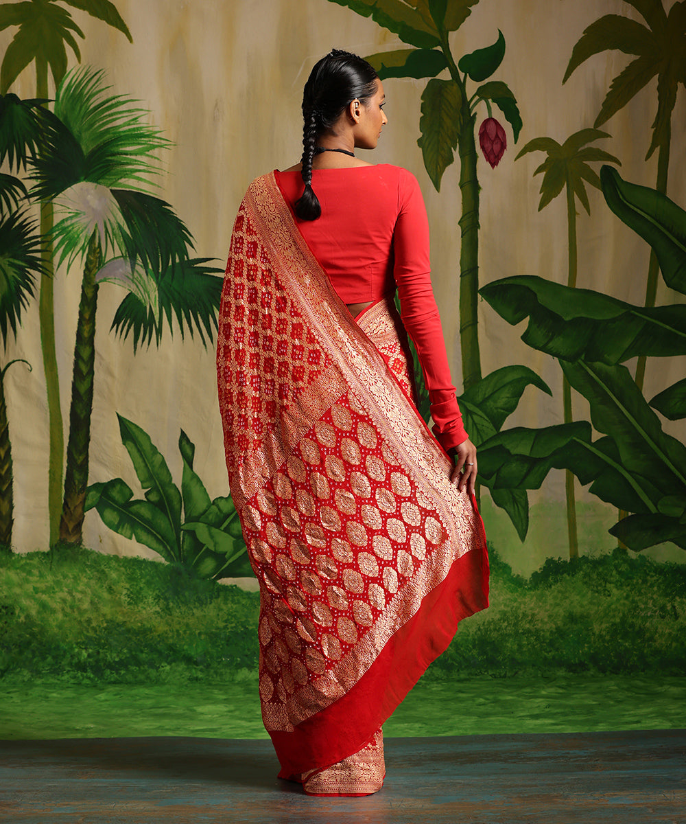 Red_Handloom_Pure_Georgette_Banarasi_Bandhej_Saree_With_Zari_Border_WeaverStory_03