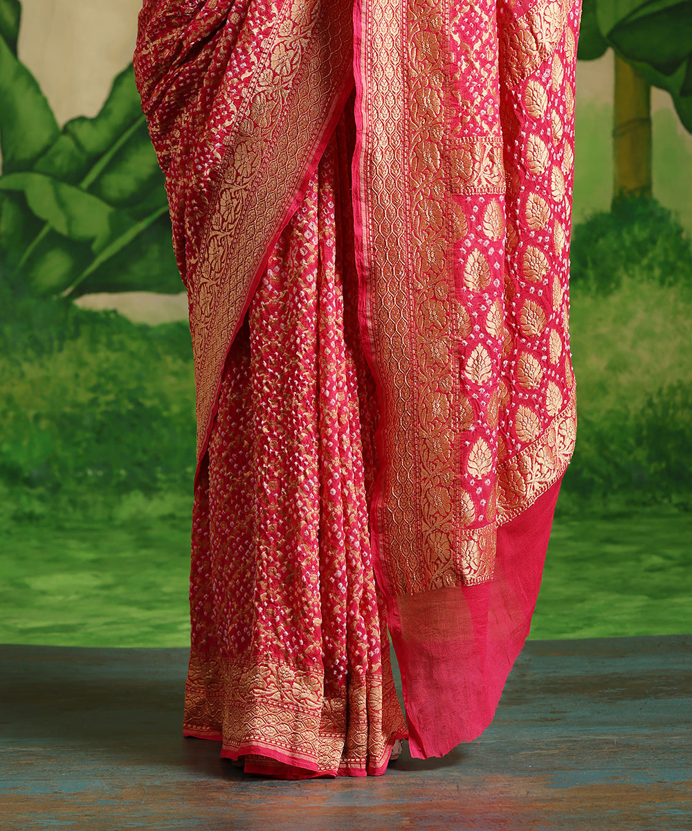 Handloom_Pink_Pure_Georgette_Banarasi_Bandhej_Saree_With_Zari_Jaal_WeaverStory_04