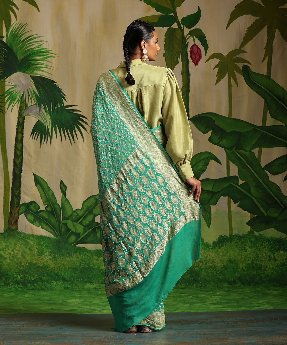 Handloom_Turquoise_Green_Pure_Georgette_Banarasi_Bandhej_Saree_With_All_Over_Zari_Jaal_WeaverStory_03