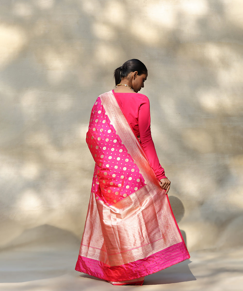 Handloom_Rani_Pink_Pure_Katan_Silk_Banarasi_Saree_With_Single_Zari_Cutwork_Booti_WeaverStory_03