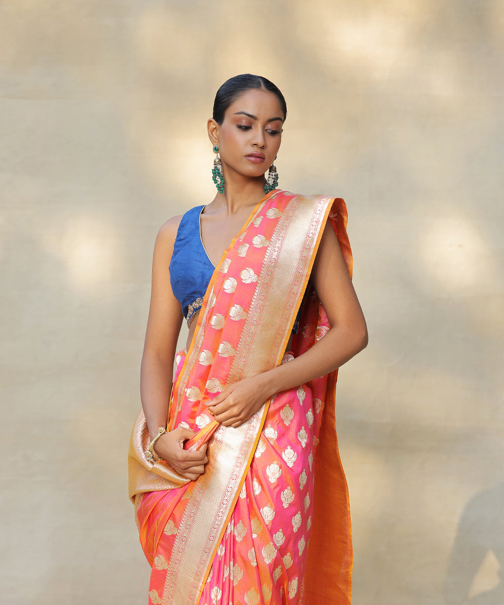 Peach_Double_Shade_Handloom_Pure_Katan_Silk_Banarasi_Saree_With_Single_Zari_Cutwork_Booti_WeaverStory_01