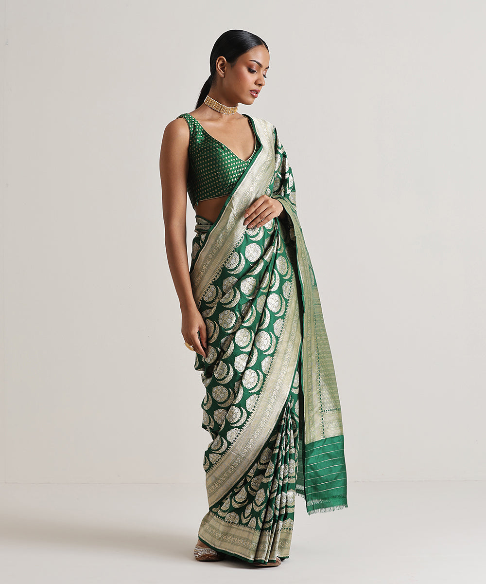 Green_Handloom_Pure_Katan_Silk_Double_Zari_Banarasi_Saree_With_Mughal_Booti_WeaverStory_02