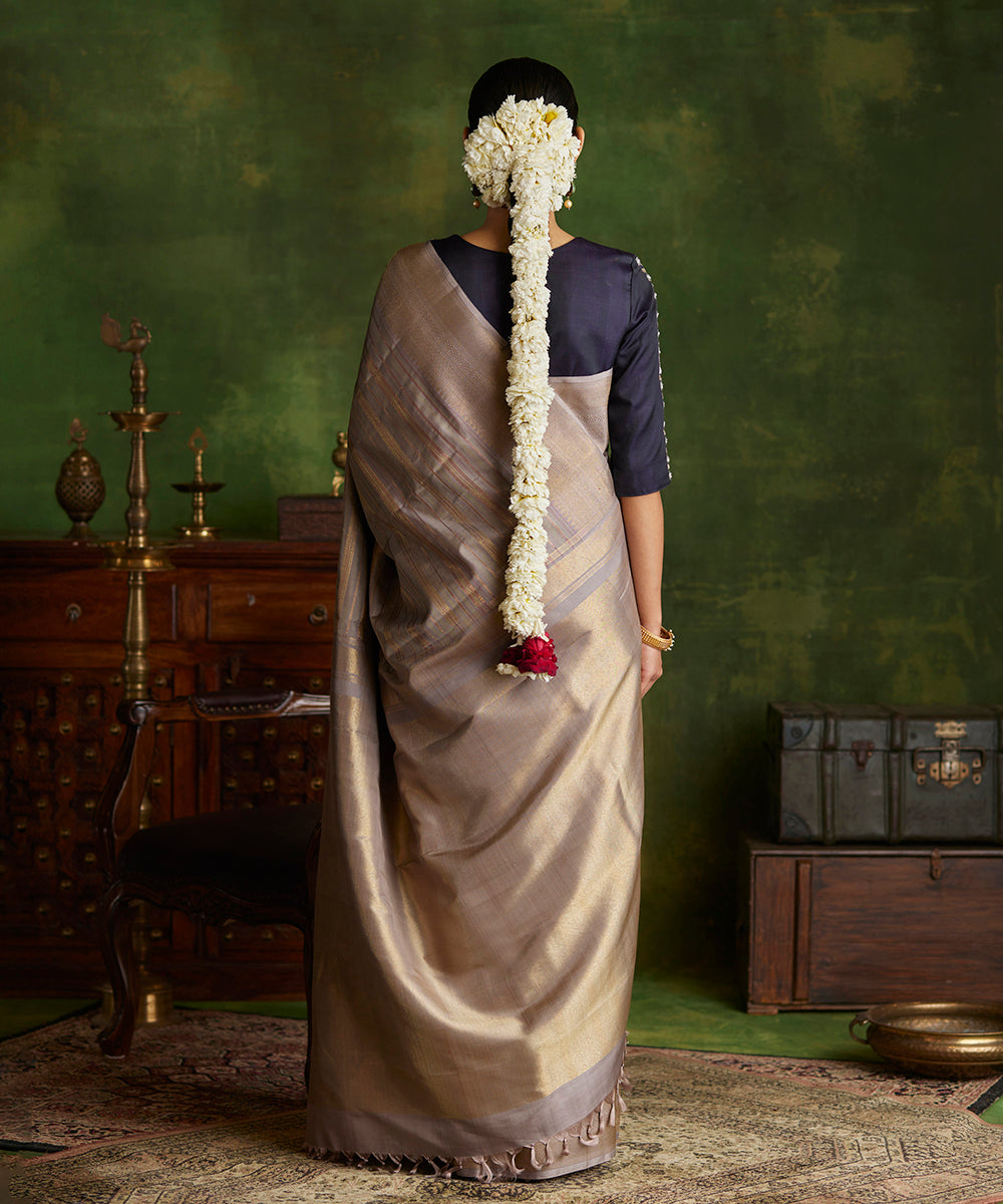 Handloom_Grey_Double_Shade_Pure_Silk_Kanjivaram_Saree_With_Horizontal_Zari_Stripes_WeaverStory_03