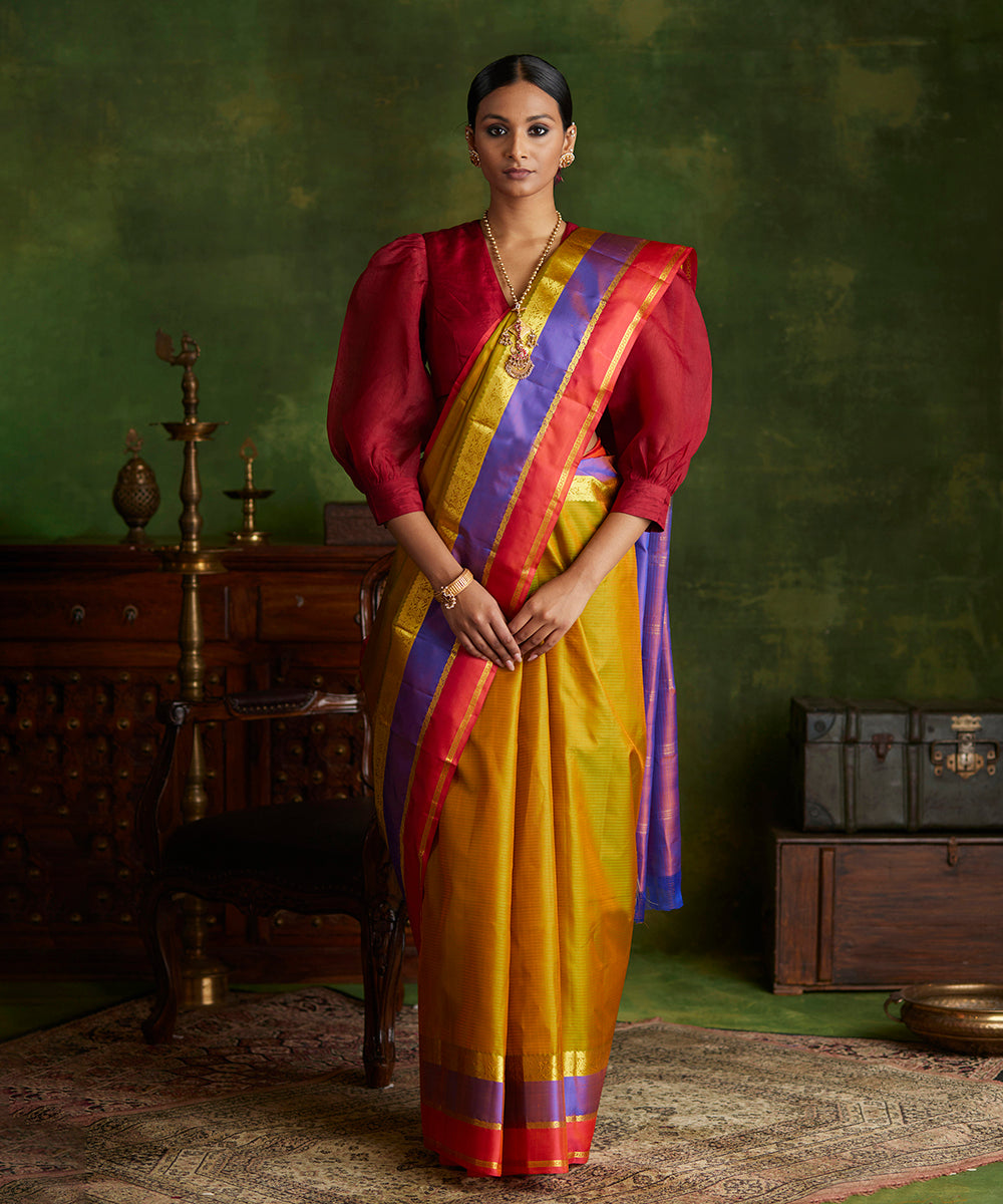 Green_And_Orange_Double_Shade_Handloom_Pure_Silk_Kanjivaram_Saree_WeaverStory_02