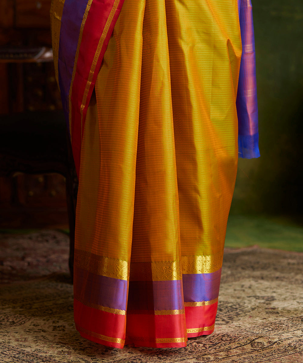 Green_And_Orange_Double_Shade_Handloom_Pure_Silk_Kanjivaram_Saree_WeaverStory_04