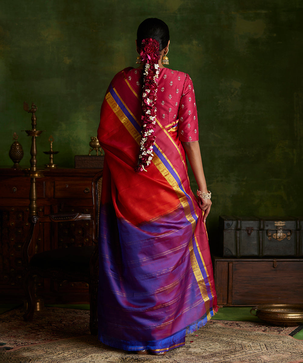 Handloom_Red_And_Orange_Double_Shade_Pure_Silk_Kanjivaram_Saree_With_Double_Color_Border_WeaverStory_03