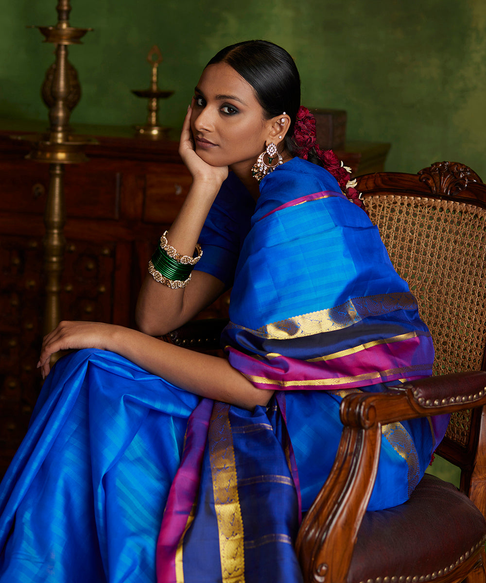 Cobalt_Blue_Handloom_Pure_Silk_Kanjivaram_Saree_With_Double_Color_Border_WeaverStory_01