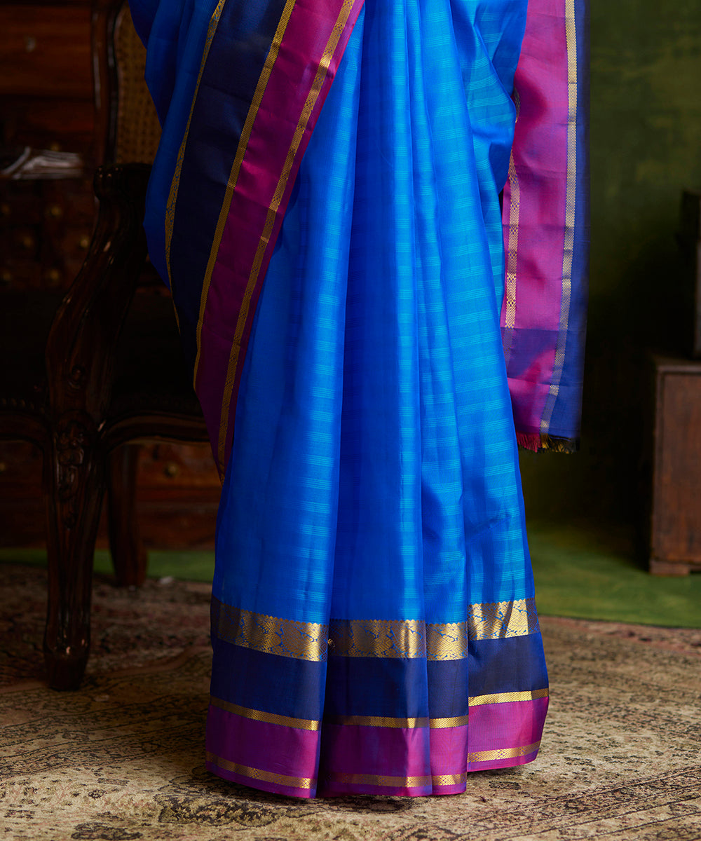 Cobalt_Blue_Handloom_Pure_Silk_Kanjivaram_Saree_With_Double_Color_Border_WeaverStory_04