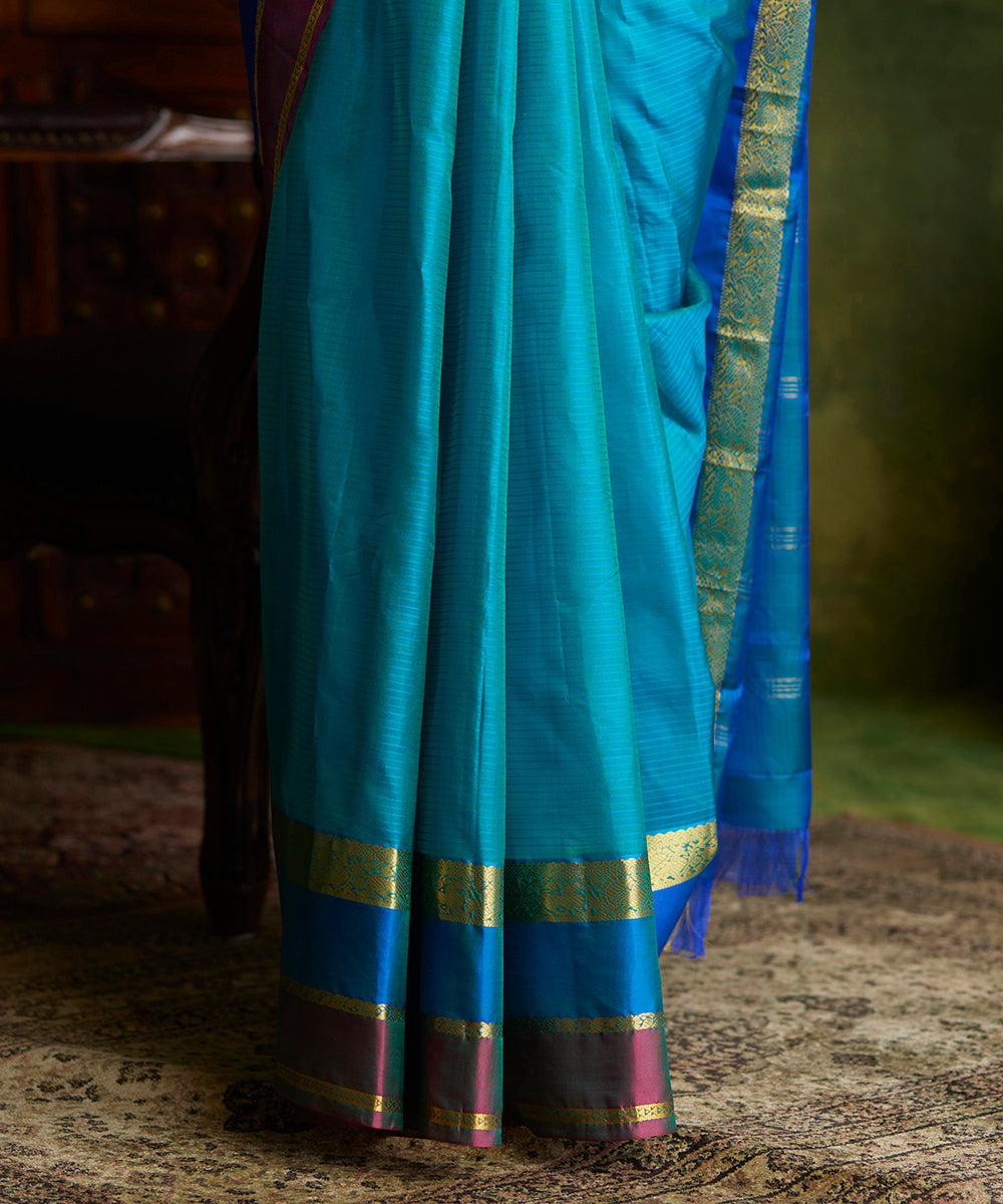 Handloom_Teal_Green_Double_Shade_Pure_Silk_Kanjivaram_Saree_With_Double_Color_Border_WeaverStory_04