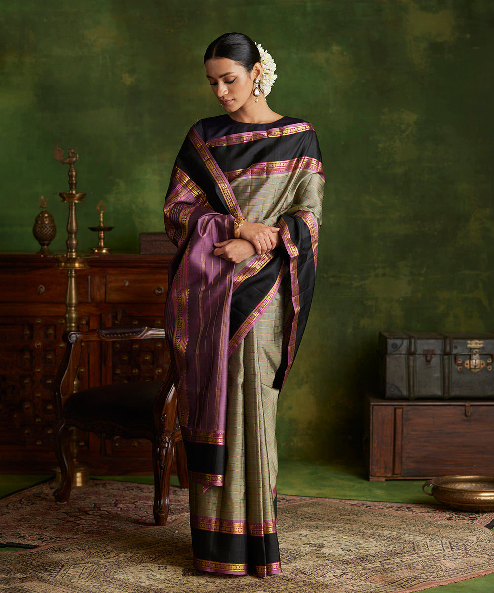 Sage_Green_Double_Shade_Handloom_Pure_Silk_Kanjivaram_Saree_With_Black_Big_Border_WeaverStory_02