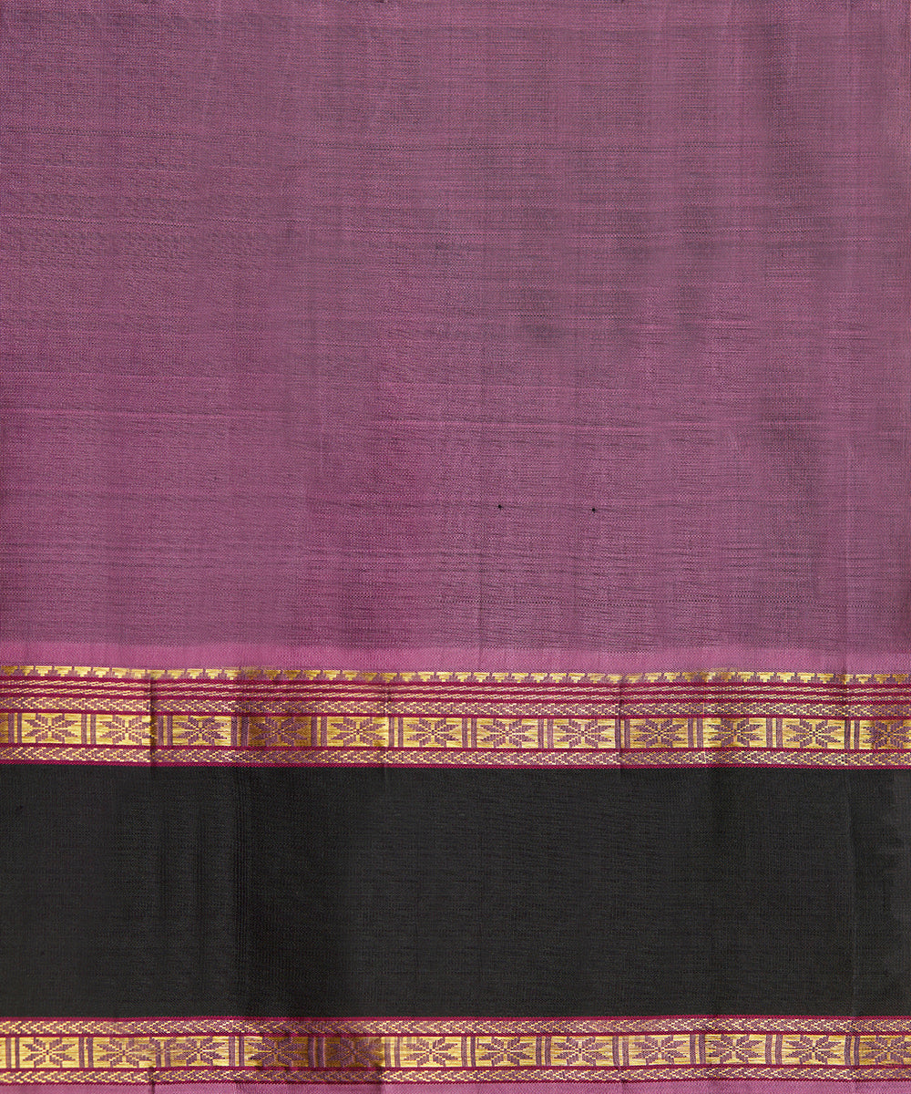 Sage_Green_Double_Shade_Handloom_Pure_Silk_Kanjivaram_Saree_With_Black_Big_Border_WeaverStory_06