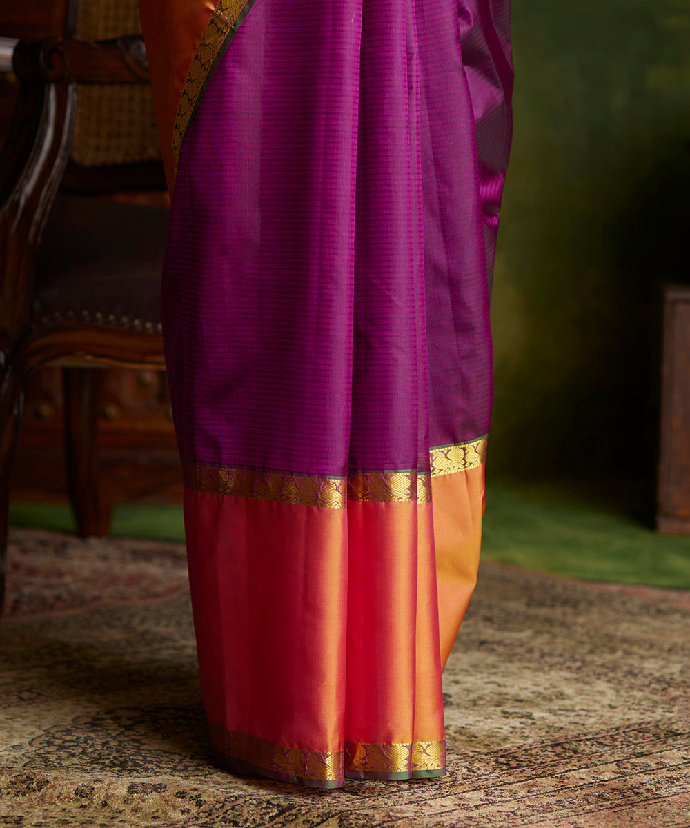 Dark_Purple_Double_Shade_Handloom_Pure_Silk_Kanjivaram_Saree_With_Double_Color_Big_Border_WeaverStory_04