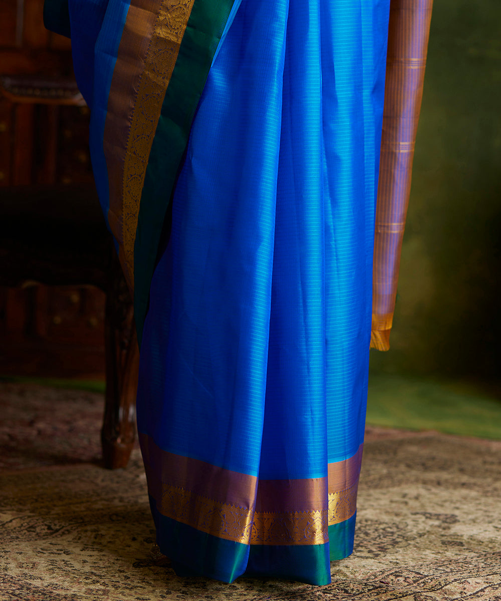 Cobalt_Blue_Handloom_Pure_Silk_Kanjivaram_Saree_With_Double_Color_Border_WeaverStory_04