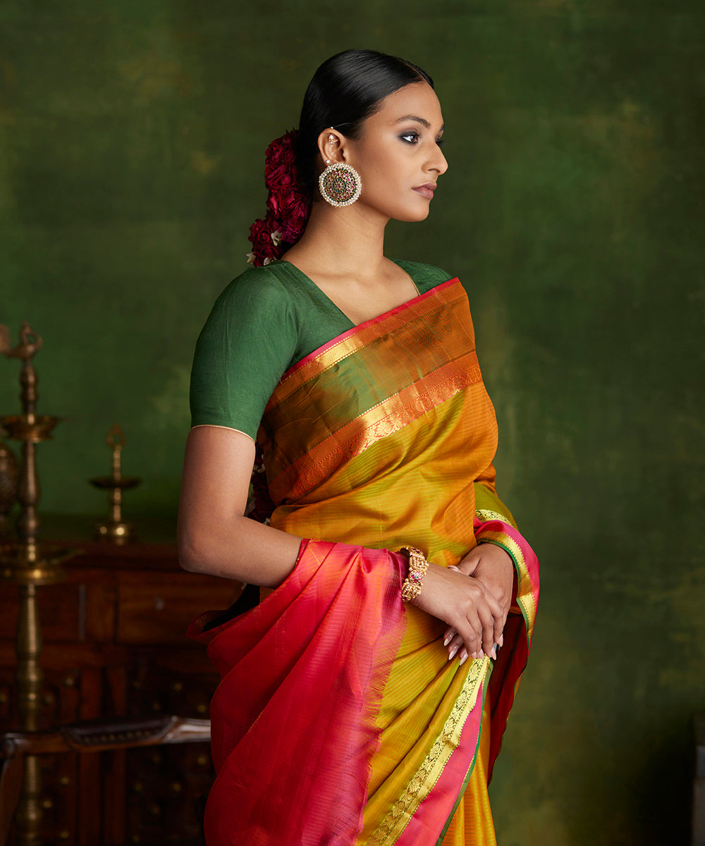 Handloom_Orange_Green_Double_Shade_Pure_Silk_Kanjivaram_Saree_With_Pink_Border_WeaverStory_01