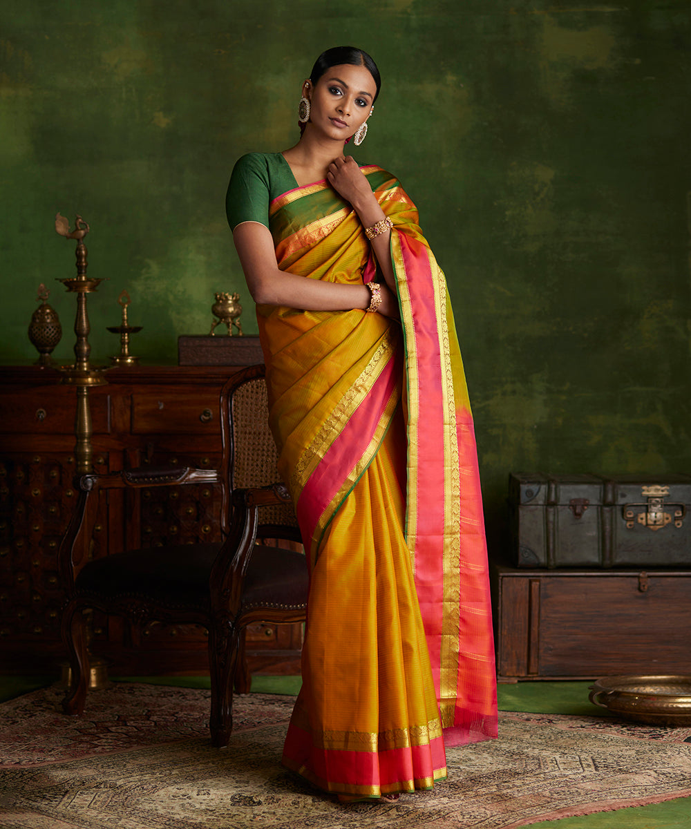 Handloom_Orange_Green_Double_Shade_Pure_Silk_Kanjivaram_Saree_With_Pink_Border_WeaverStory_02