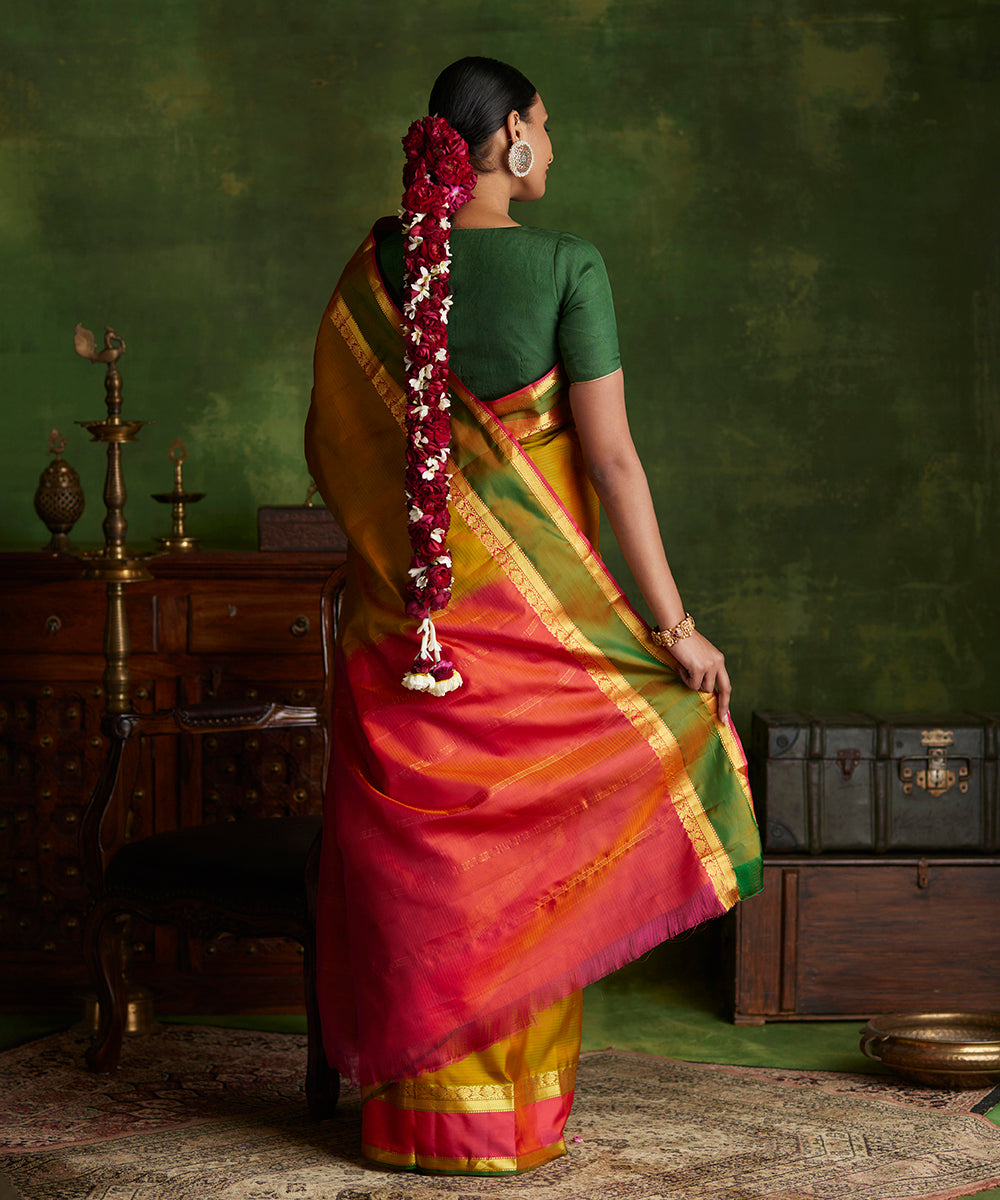 Handloom_Orange_Green_Double_Shade_Pure_Silk_Kanjivaram_Saree_With_Pink_Border_WeaverStory_03