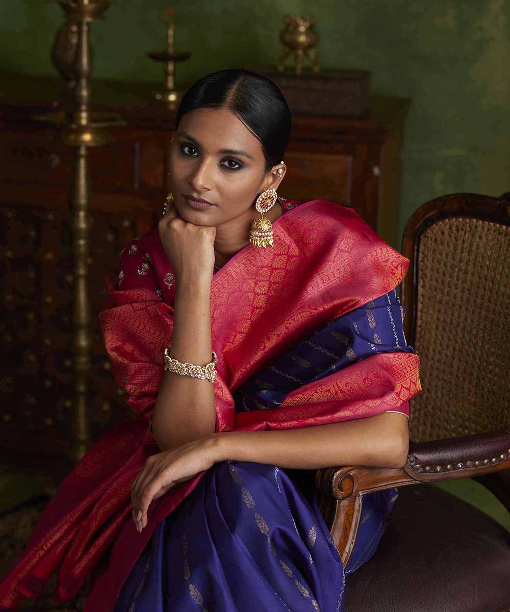 Navy_Blue_Handloom_Pure_Silk_Kanjivaram_Saree_With_Korvai_Shikargah_Broad_Border_WeaverStory_01