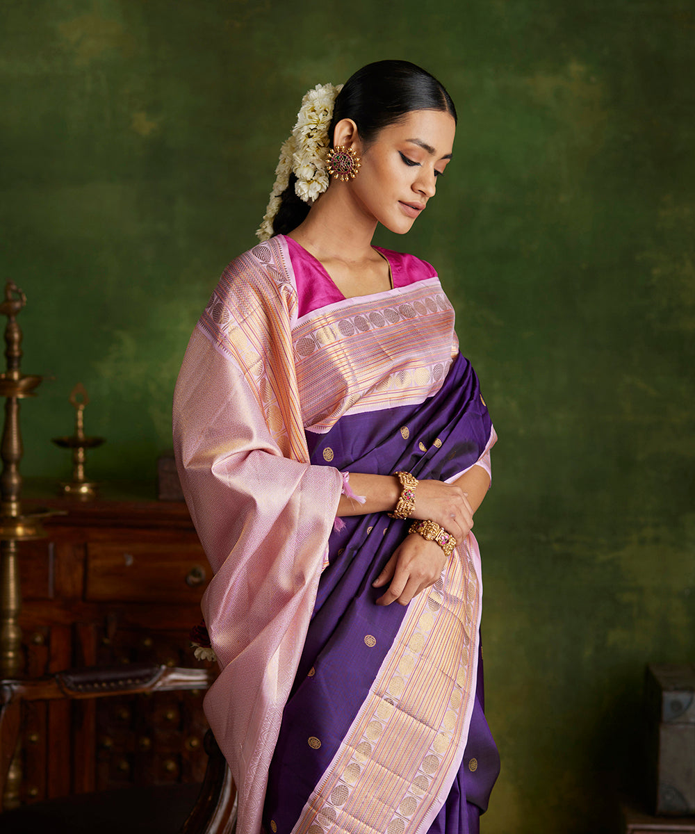Ink_Blue_Handloom_Pure_Silk_Kanjivaram_Saree_With_Korvai_Pink_Broad_Border_WeaverStory_01
