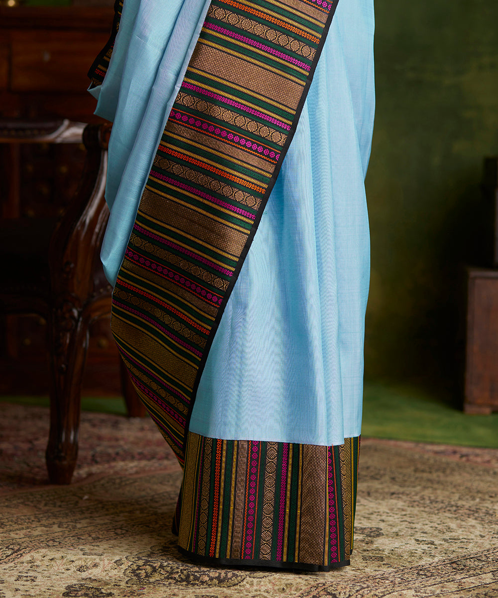 Handloom_Sky_Blue_Pure_Silk_Kanjivaram_Saree_With_Korvai_Border_WeaverStory_04
